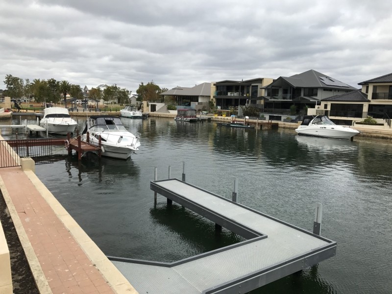 15 Arcadia Close, Dudley Park WA 6210