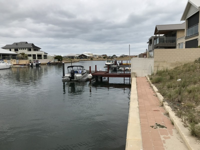 15 Arcadia Close, Dudley Park WA 6210