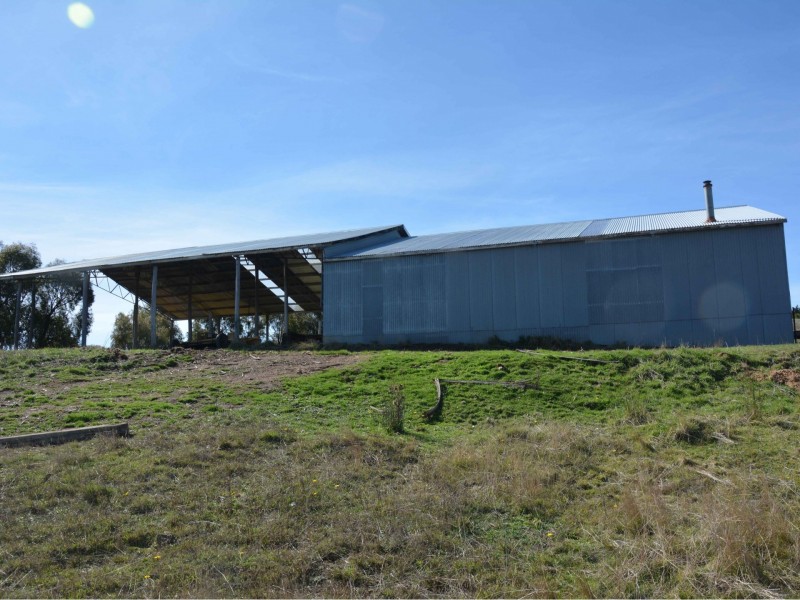 61 Leonard Drive, Omeo VIC 3898