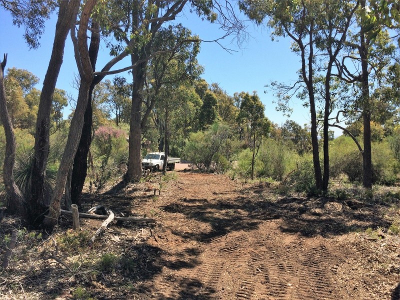 26 Dumas Drive, Bedfordale WA 6112