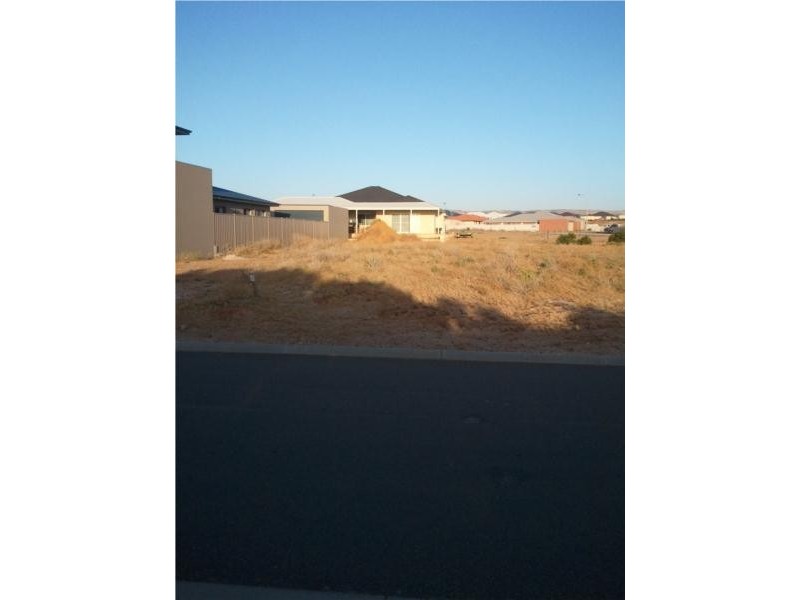 33 Surfside Terrace, Drummond Cove WA 6532