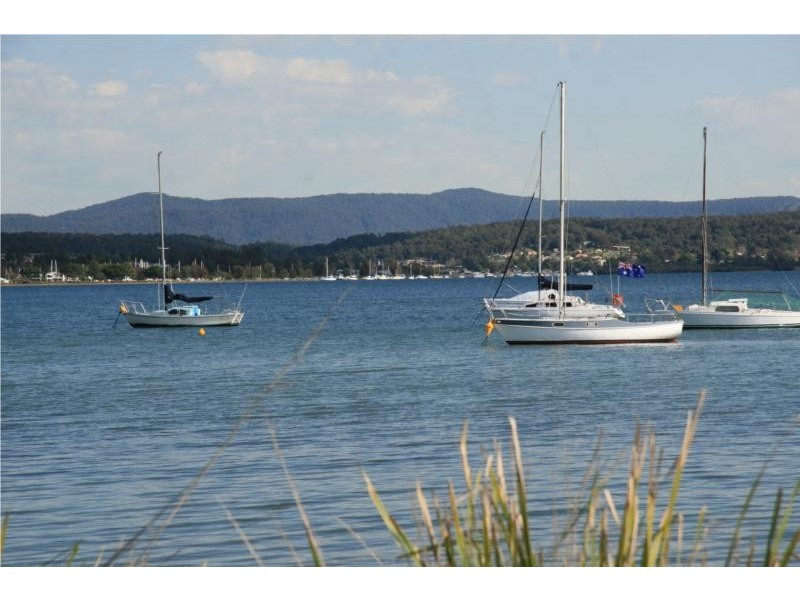 6 Linden Avenue, Eleebana NSW 2282