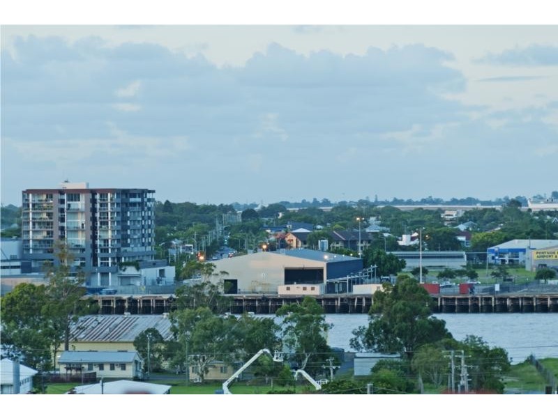 16 Taylor Street, Balmoral QLD 4171