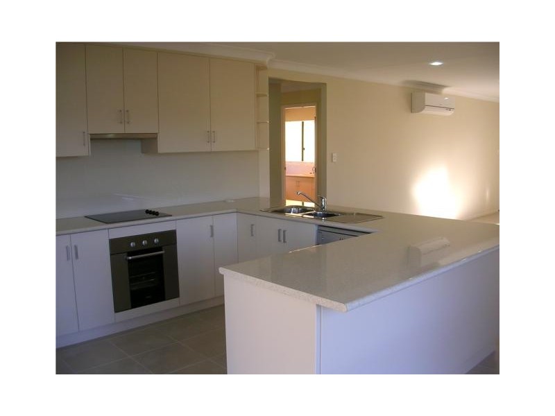 2/13 High Court Dve, Wilsonton QLD 4350