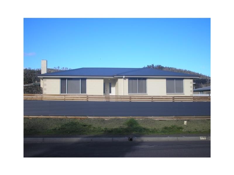 2 Gasnier st, Clarendon Vale TAS 7019