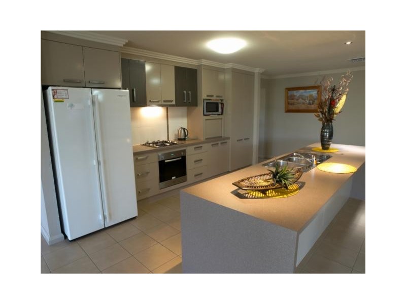 29 Gumnut Crt, Albury NSW 2640