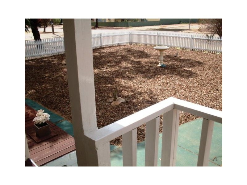 17  hay street merredin, Merredin WA 6415