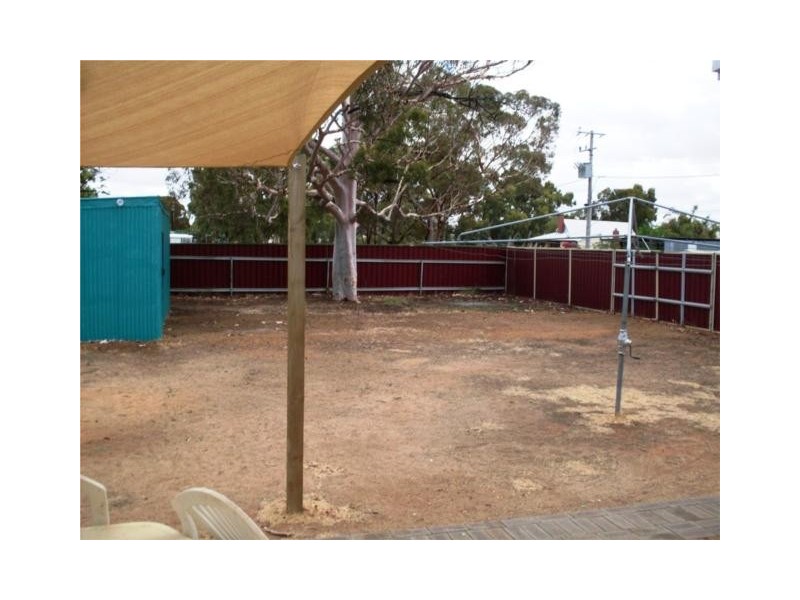 17  hay street merredin, Merredin WA 6415