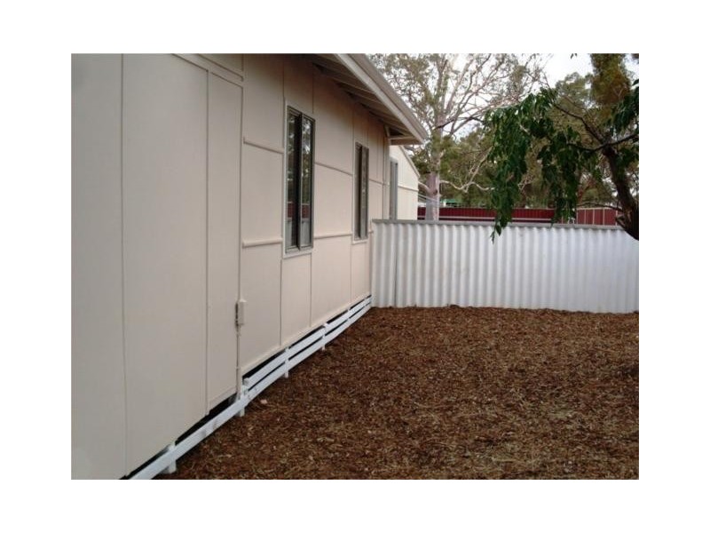 17  hay street merredin, Merredin WA 6415