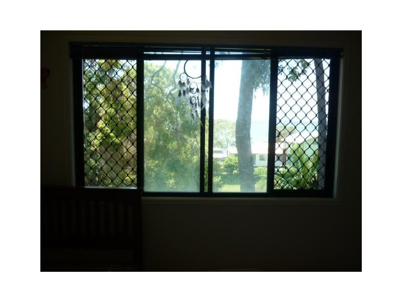 21 oomool Street, Macleay Island QLD 4184