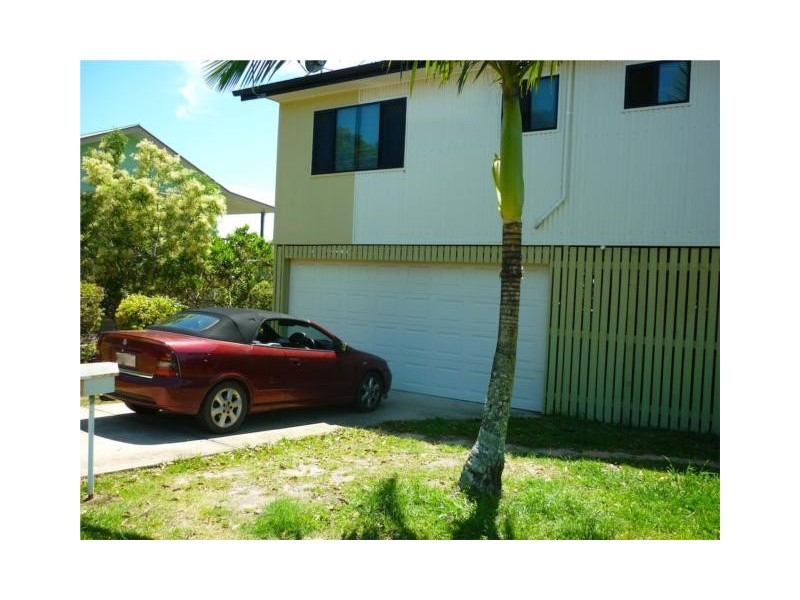 21 oomool Street, Macleay Island QLD 4184