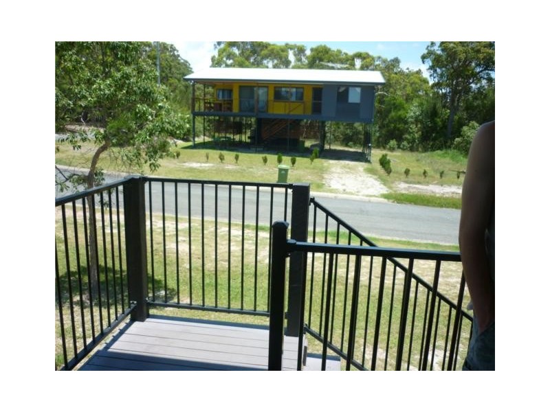 21 oomool Street, Macleay Island QLD 4184