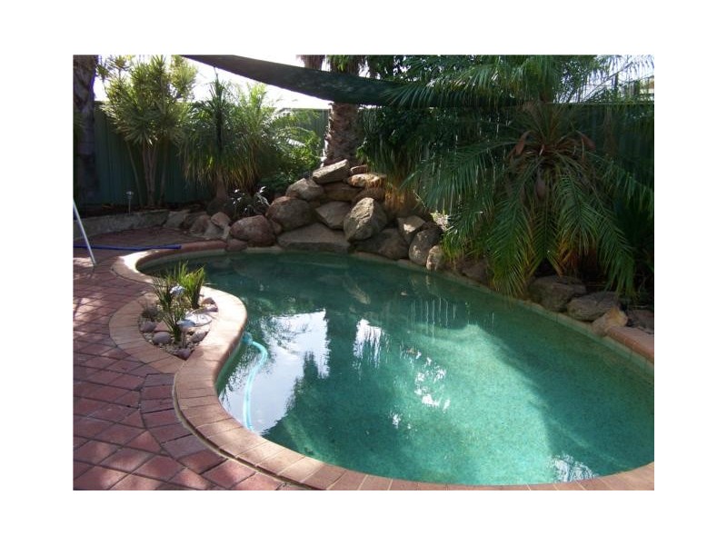 14 Kulungar Elbow, South Guildford WA 6055