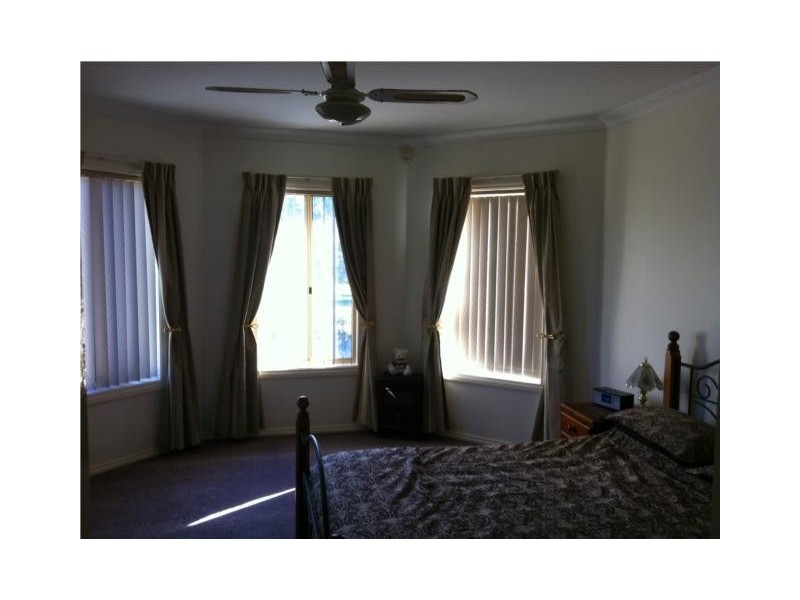 14 Kulungar Elbow, South Guildford WA 6055