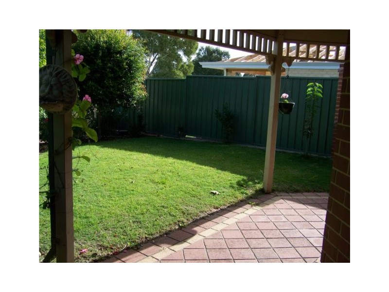 14 Kulungar Elbow, South Guildford WA 6055