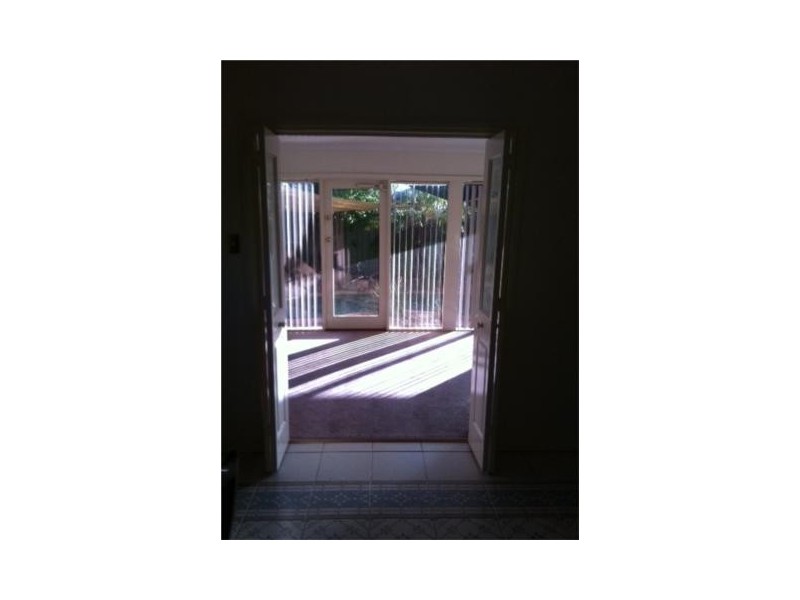 14 Kulungar Elbow, South Guildford WA 6055