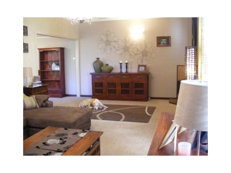 18 HAY STREET, Merredin WA 6415