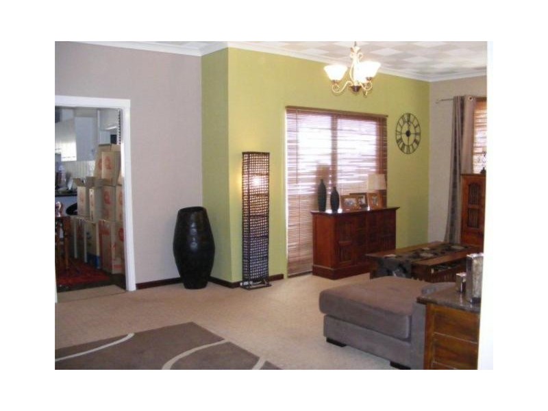 18 HAY STREET, Merredin WA 6415