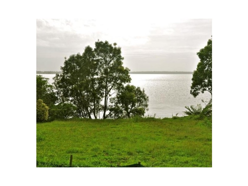 78 Tuggerawong Rd, Wyongah NSW 2259