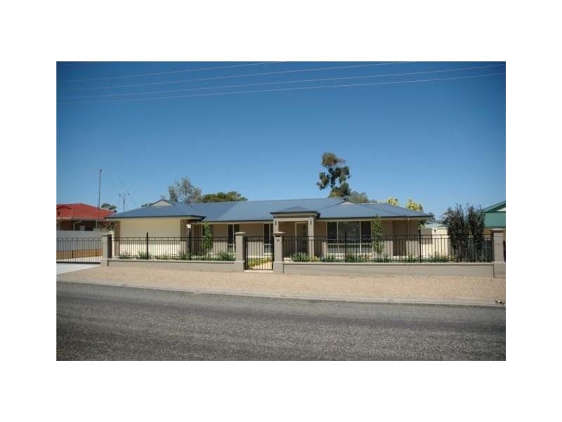 180 ADELAIDE RD, Murray Bridge SA 5253