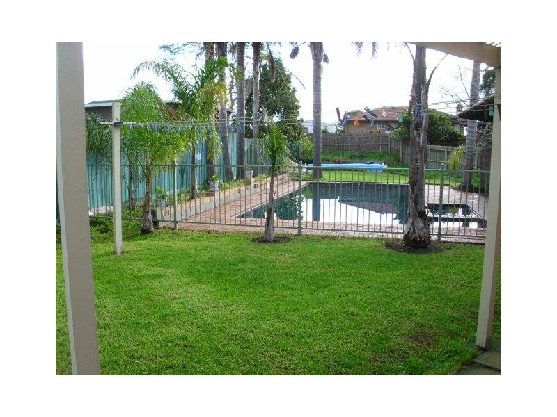 6 Hunter Crt, Frankston VIC 3199