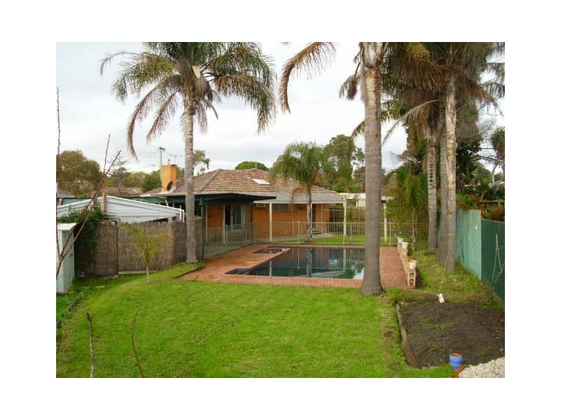 6 Hunter Crt, Frankston VIC 3199