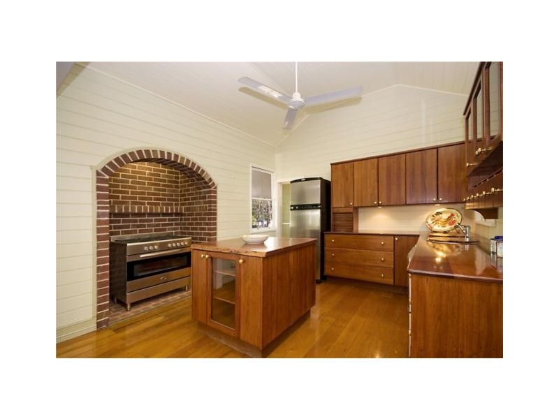 221  Kelso Drive, Townsville QLD 4810