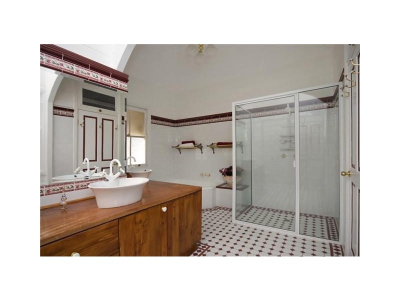 221  Kelso Drive, Townsville QLD 4810