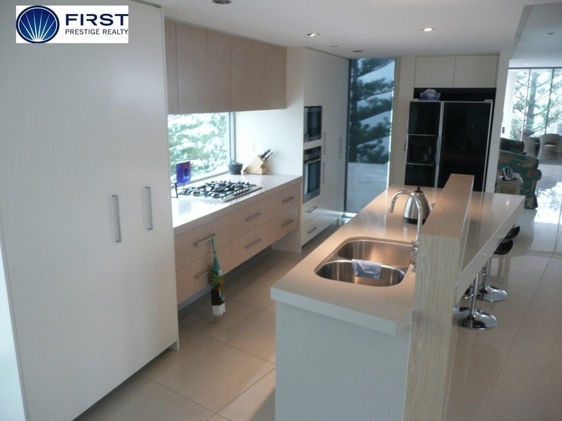 16 Prince Edward Parade, Redcliffe QLD 4020