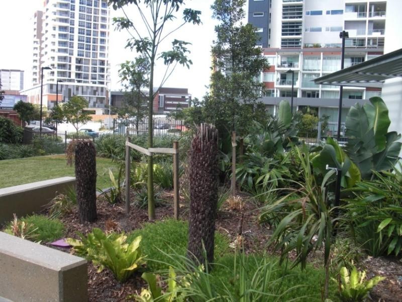 8 Harbour Road, Hamilton QLD 4007