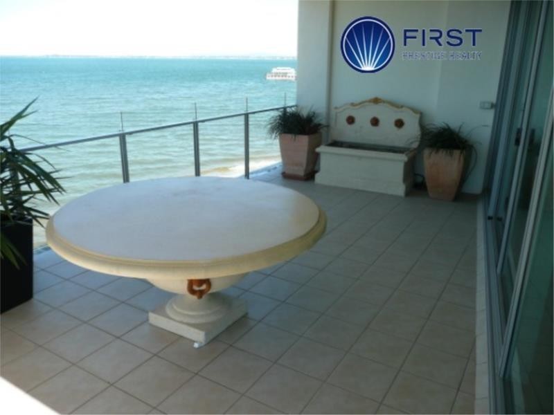 6-12 Oxley Avenue, Woody Point QLD 4019