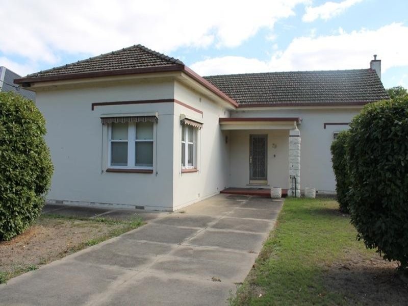 29 Adelaide Road, Millicent SA 5280
