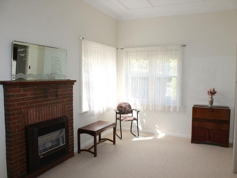 29 Adelaide Road, Millicent SA 5280