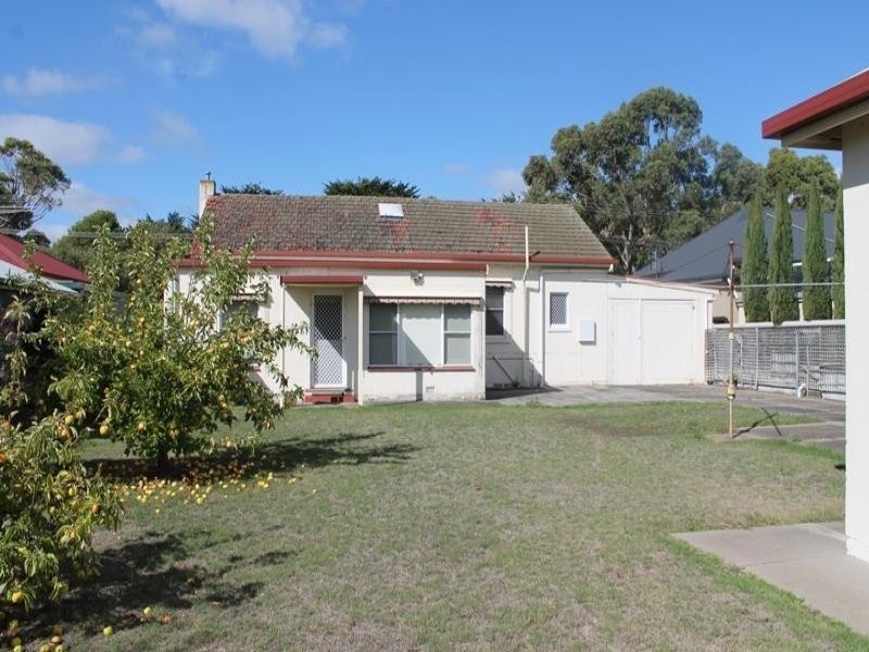 29 Adelaide Road, Millicent SA 5280