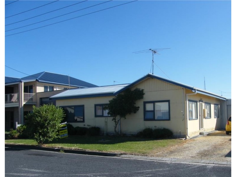 98 Meylin Street, Port Macdonnell SA 5291