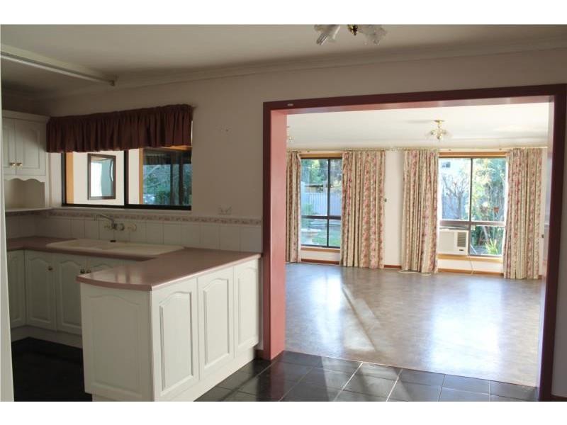 17 Campbell Street, Millicent SA 5280