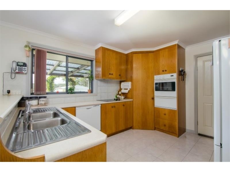 16 Arthur Street, Tarpeena SA 5277