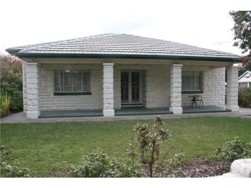 35 Adelaide Road, Millicent SA 5280