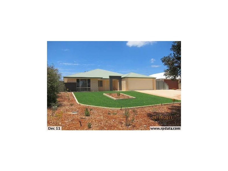 14 Howitzer Turn, Byford WA 6122