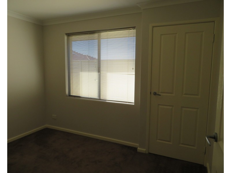 11 Hidcote Way, Pearsall WA 6065