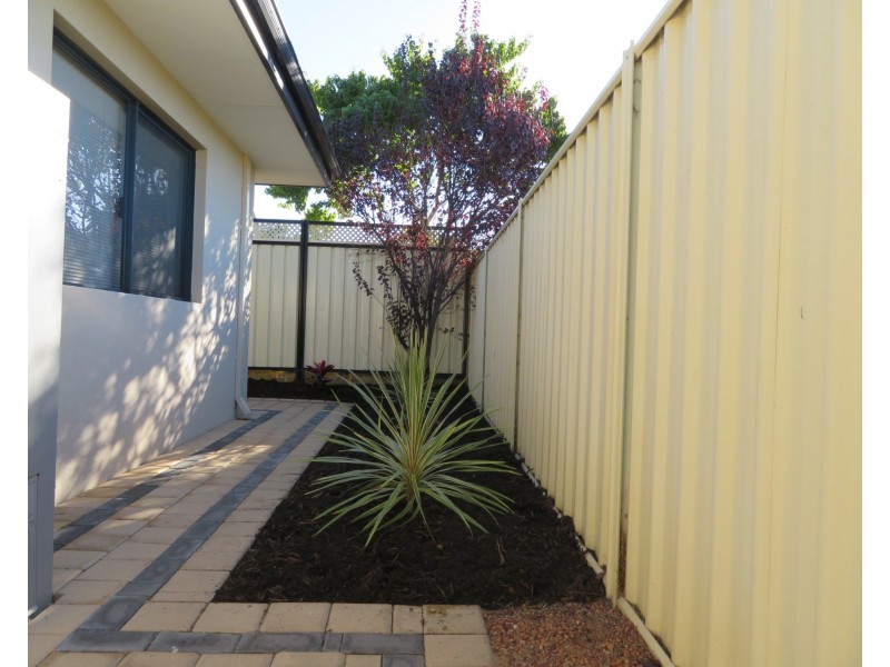 11 Hidcote Way, Pearsall WA 6065