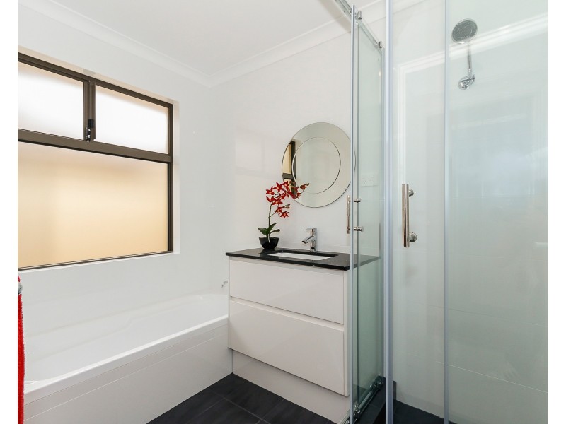 174 Walter Road East, Eden Hill WA 6054