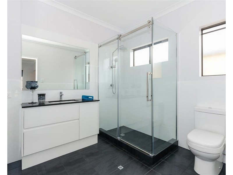 174 Walter Road East, Eden Hill WA 6054