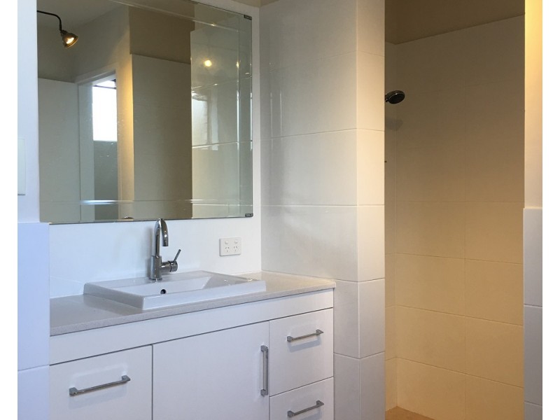 1/8 Kerr, West Leederville WA 6007
