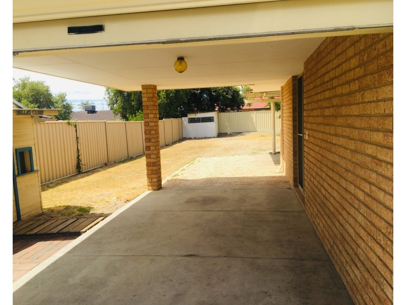 6 Foxall Place, South Lake WA 6164