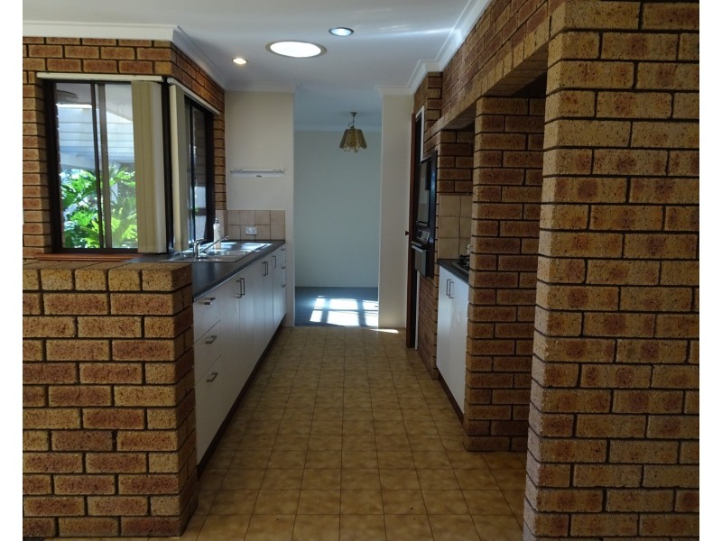 10 Hamlet Close, Beldon WA 6027