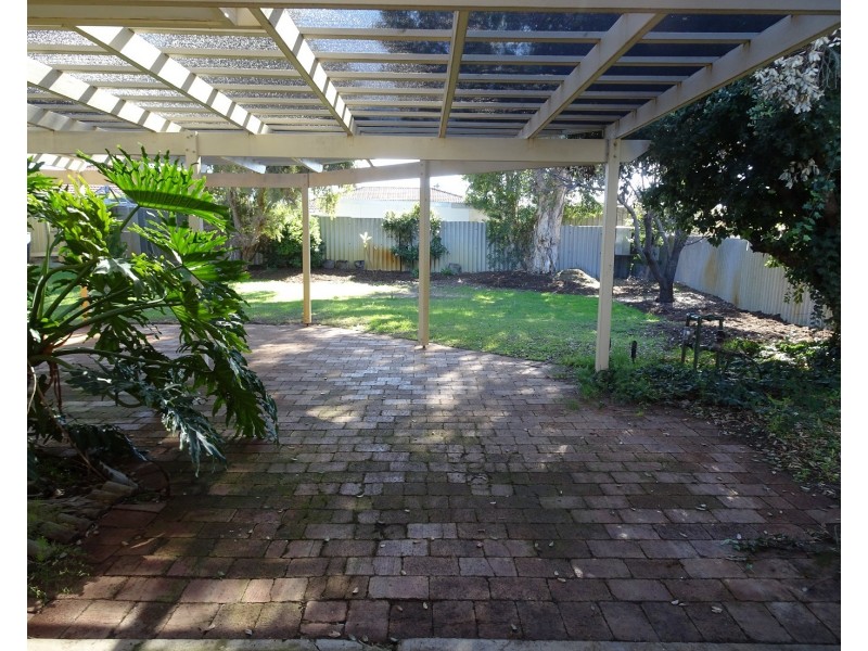 10 Hamlet Close, Beldon WA 6027