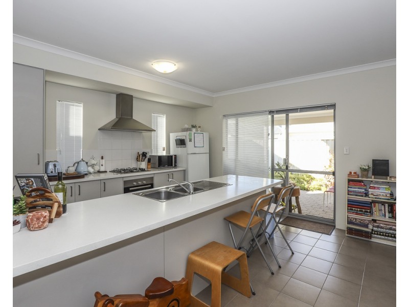 7/4 Melita Drive, Helena Valley WA 6056