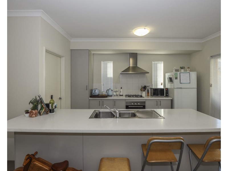 7/4 Melita Drive, Helena Valley WA 6056