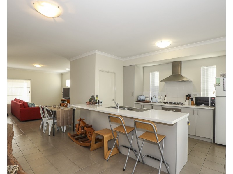 7/4 Melita Drive, Helena Valley WA 6056